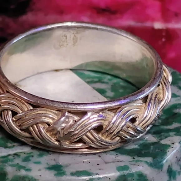NWT,-HANDSOME, BRAIDED STERLING SILVER MEN'S RING. SIZE 10